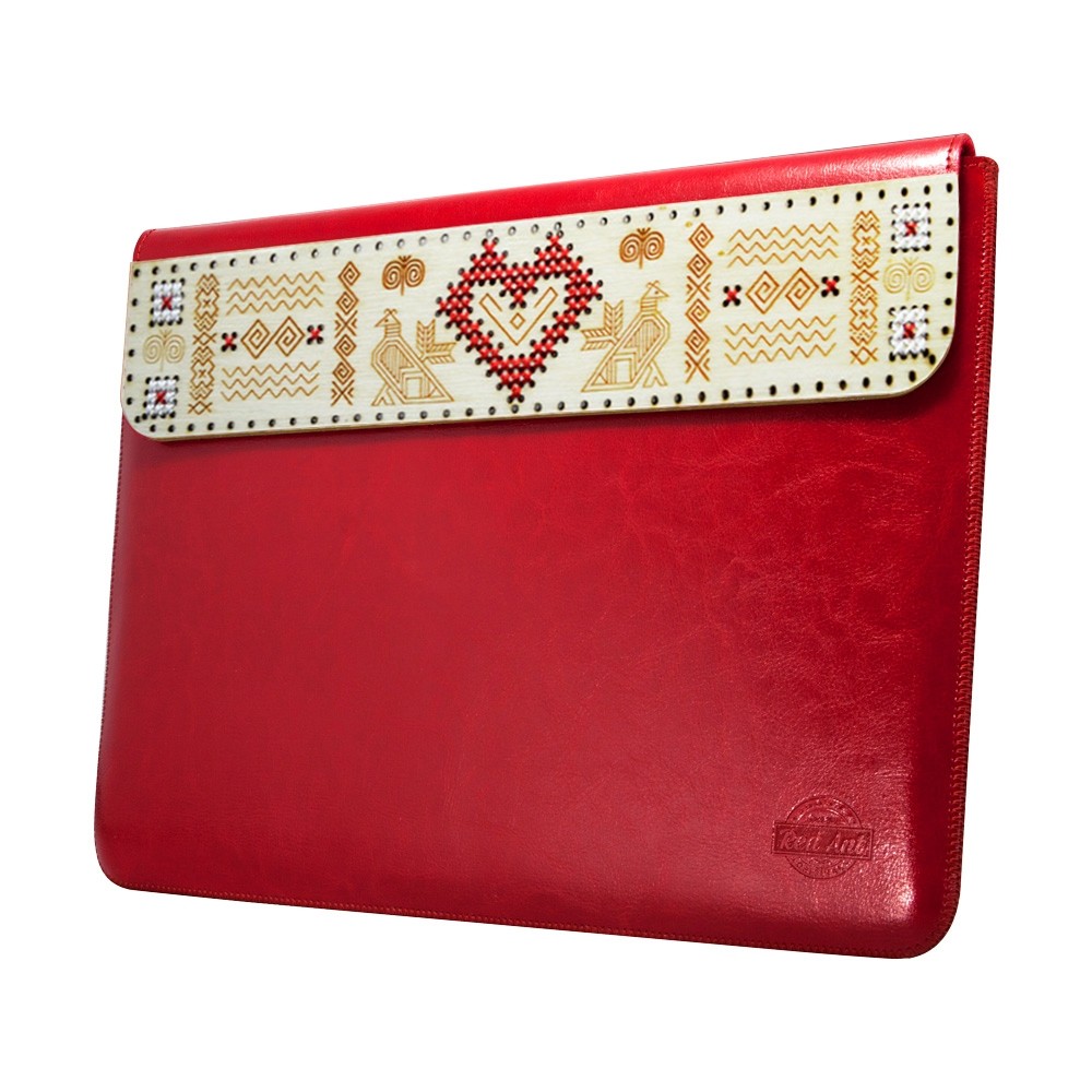 Kožené puzdro na notebook Folk srdce červené MacBook Pro 13" / Air 13"